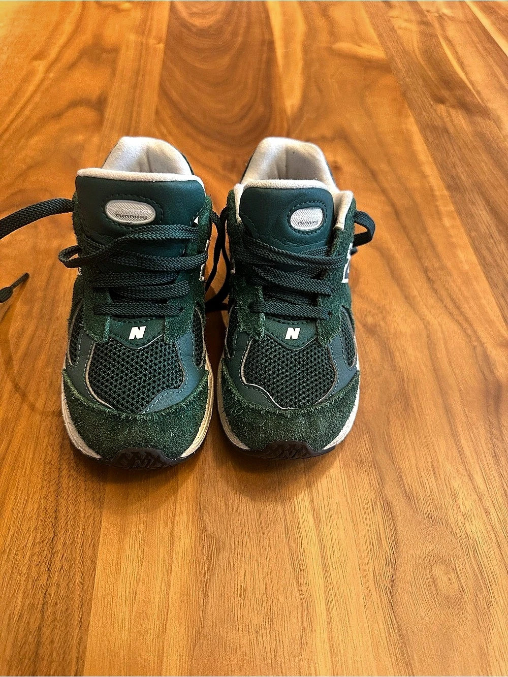 New Balance 2002R Kids Sneakers size  US 9 Forest Green & White